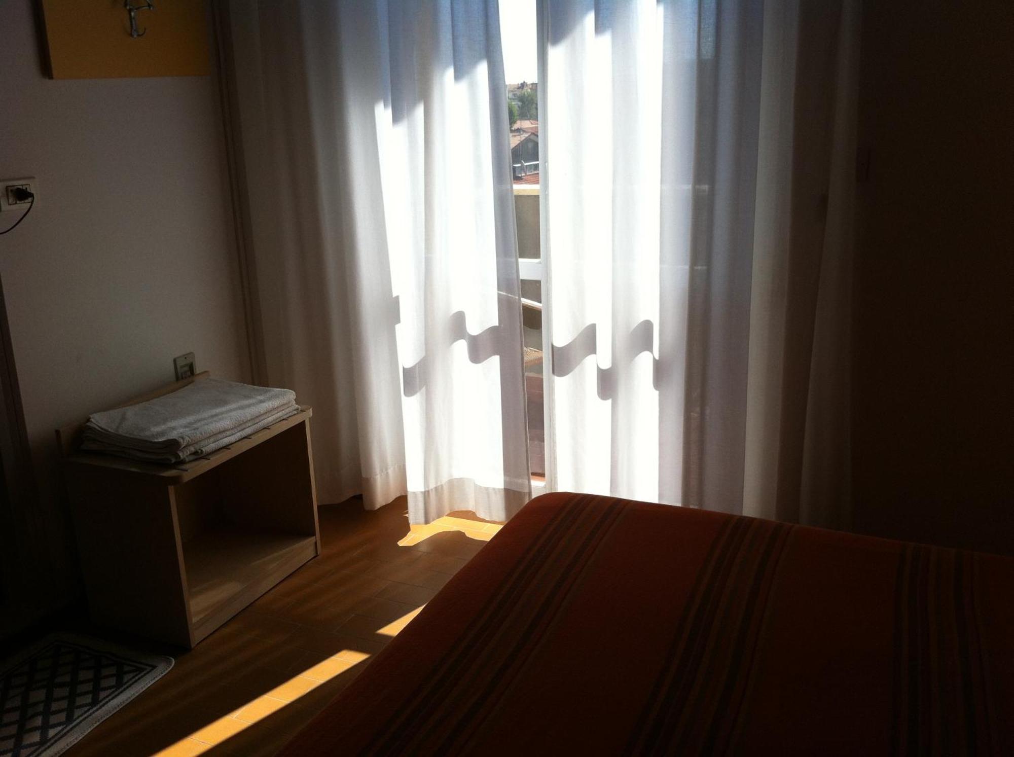 Hotel Viking Rimini Buitenkant foto