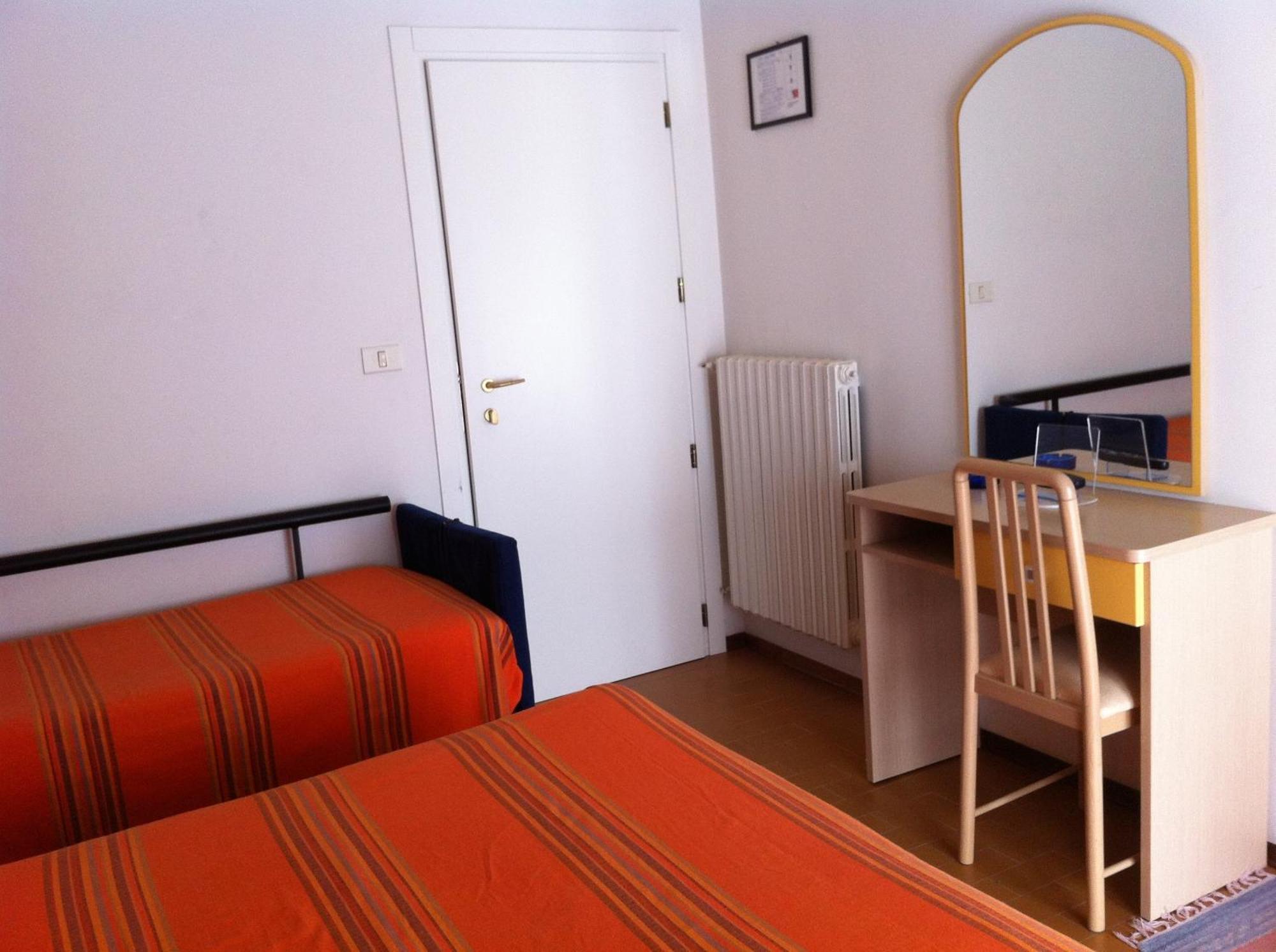 Hotel Viking Rimini Buitenkant foto