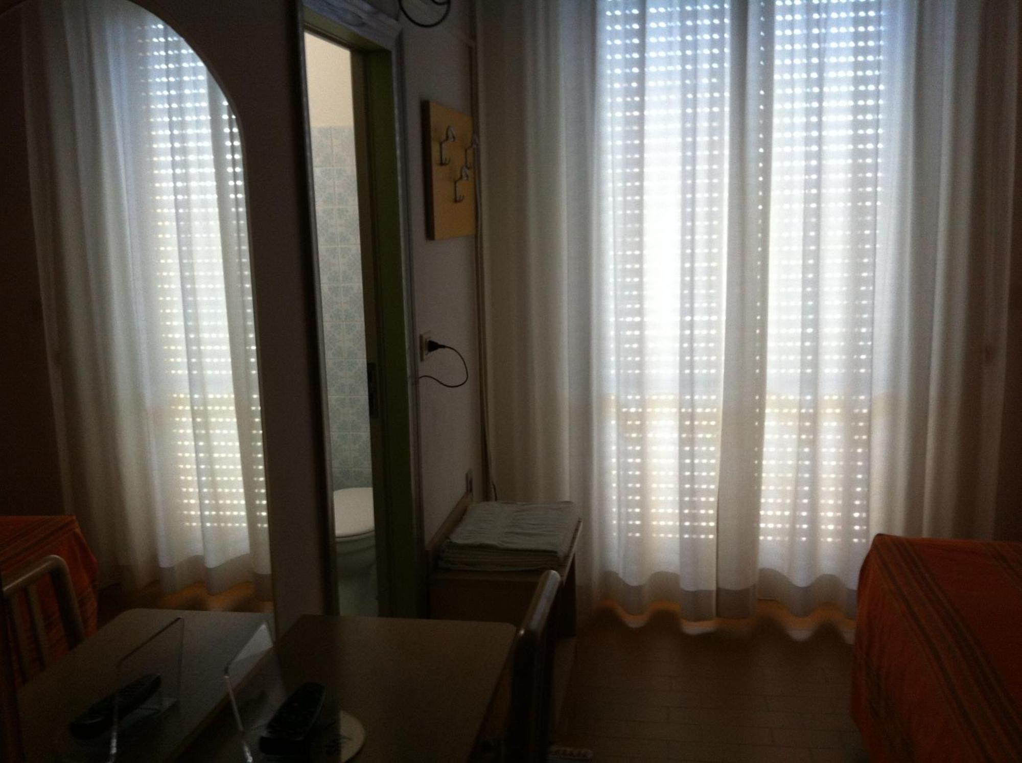 Hotel Viking Rimini Buitenkant foto
