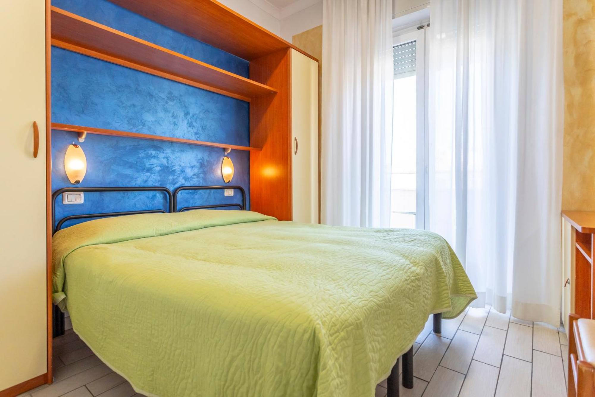 Hotel Viking Rimini Buitenkant foto