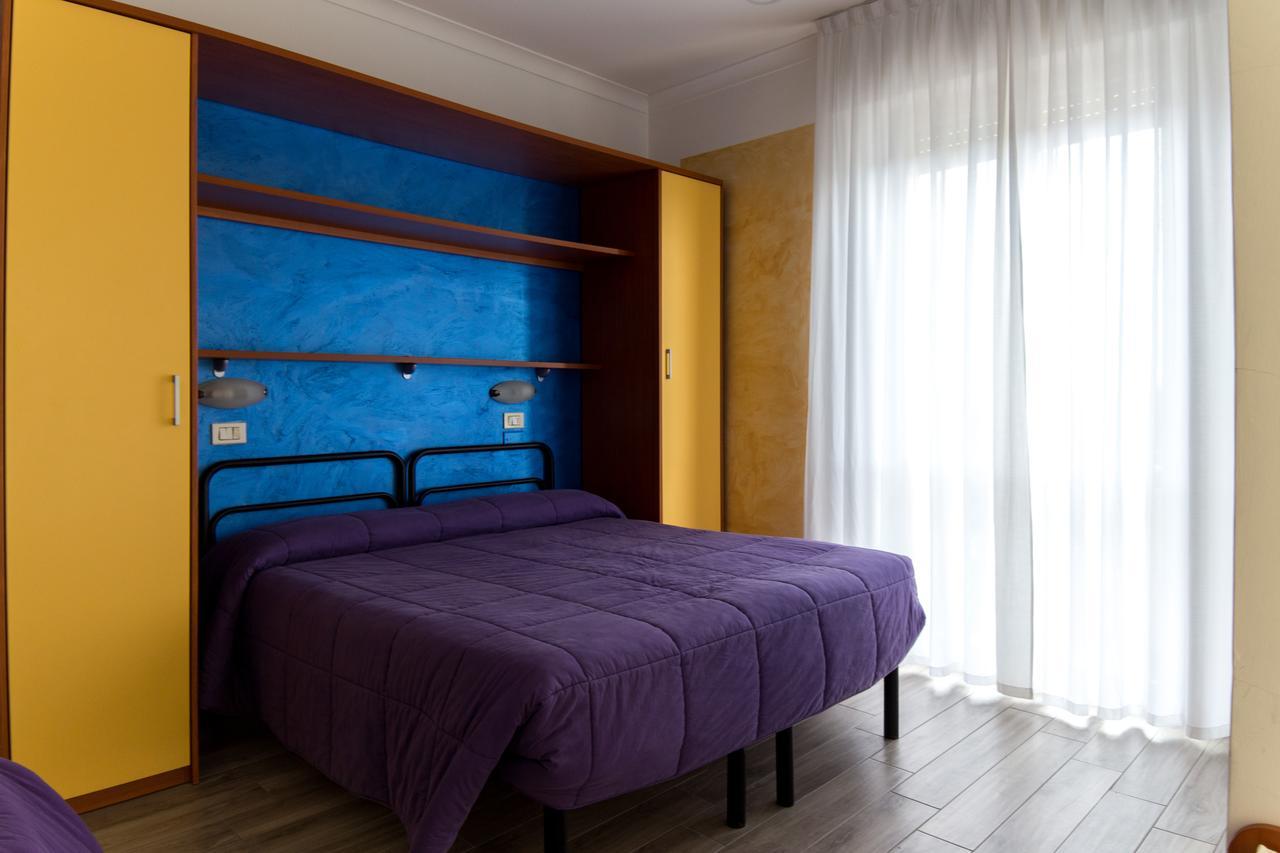 Hotel Viking Rimini Buitenkant foto