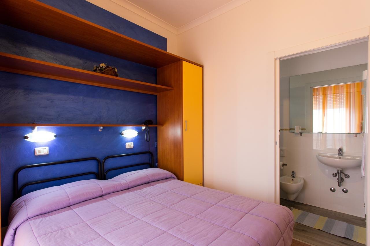 Hotel Viking Rimini Buitenkant foto